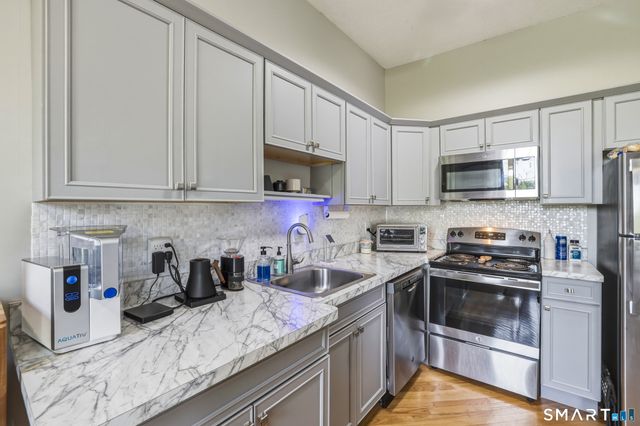 130 Main Street 3A, Canton, CT 06019