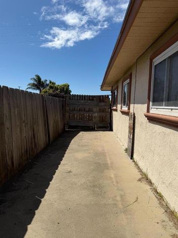 1300 Linwood Drive, Salinas, CA 93906