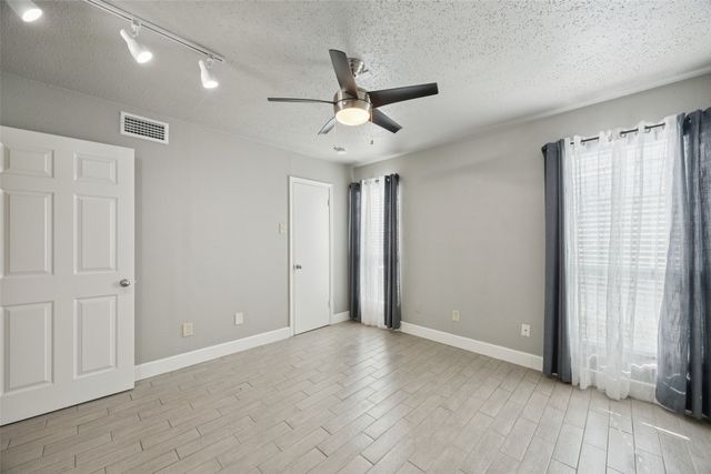 1503 N Garrett Avenue 111, Dallas, TX 75206