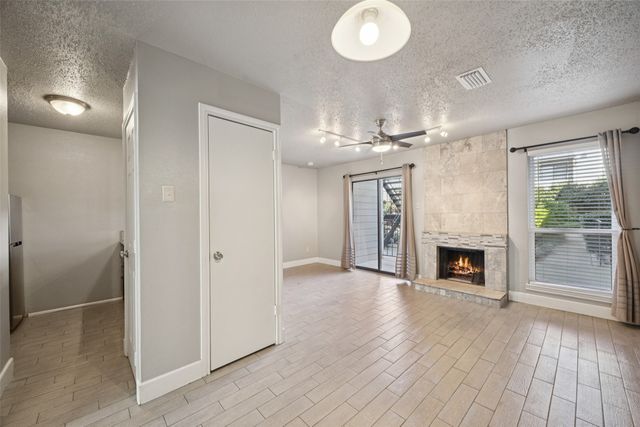 1503 N Garrett Avenue 111, Dallas, TX 75206