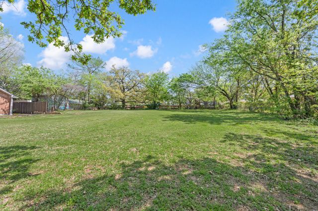 3716 Oakwood Drive, Grapevine, TX 76051