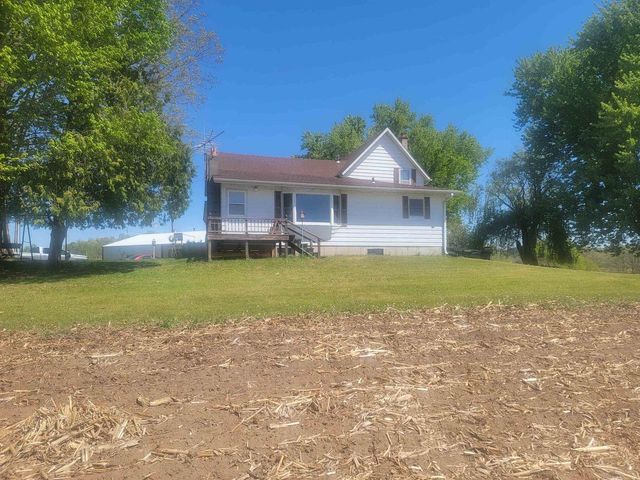 S1310 State 33 Road, La Valle, WI 53941