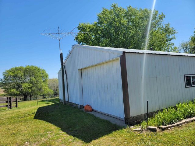 S1310 State 33 Road, La Valle, WI 53941