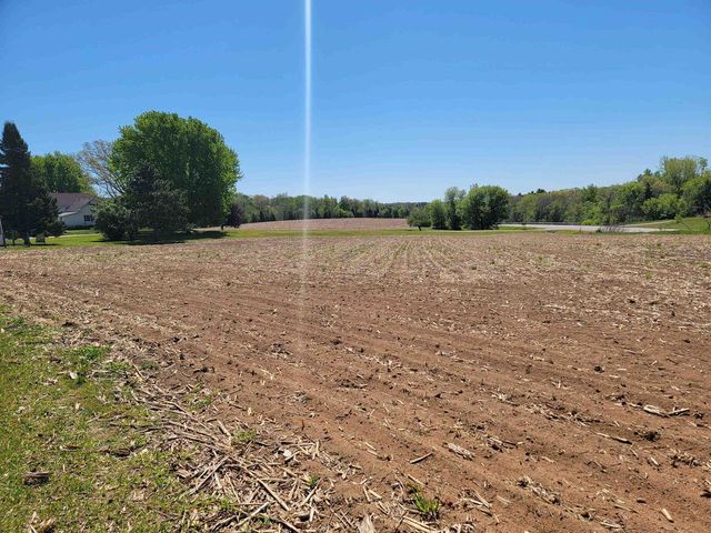 S1310 State 33 Road, La Valle, WI 53941