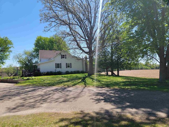 S1310 State 33 Road, La Valle, WI 53941