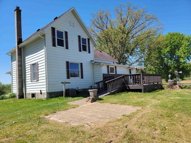 S1310 State 33 Road, La Valle, WI 53941