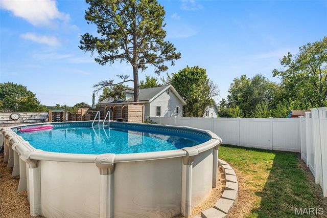 319 Jefferson Street, De Soto, MO 63020