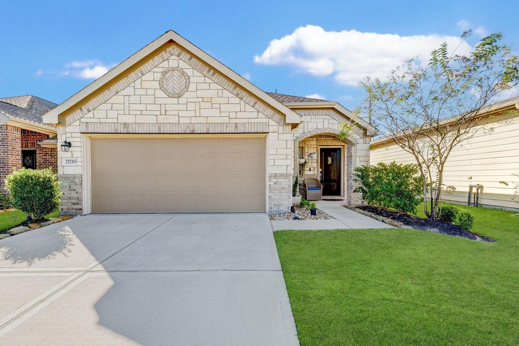 25719 Bottlebrush Sedge Street, Katy, TX 77493