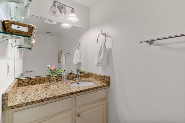1163 Main St 14, Waltham, MA 02451