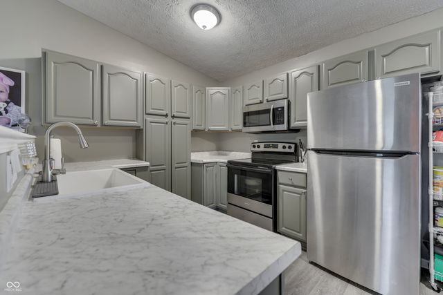 3460 Pleasant Creek Drive, Indianapolis, IN 46227