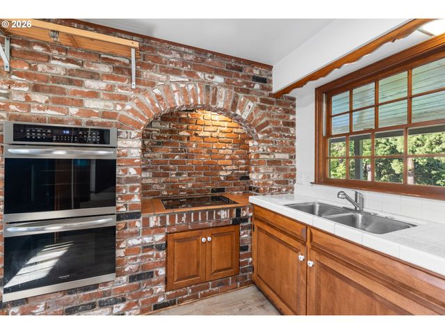 17753 POWERS CREEK LOOP Rd, Silverton, OR 97381
