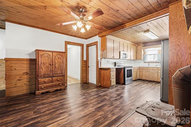 505 S Main GQ Street, Salisbury, NC 28146