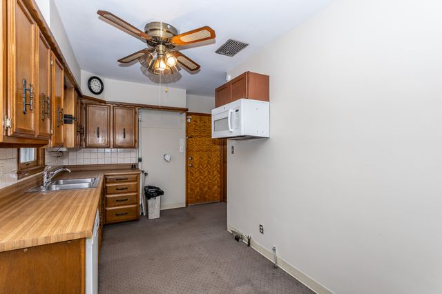 1725 Grand Avenue, West Des Moines, IA 50265