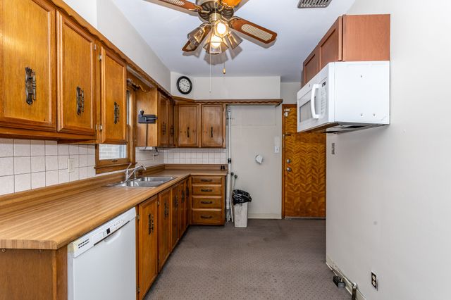 1725 Grand Avenue, West Des Moines, IA 50265