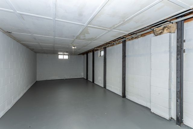 1725 Grand Avenue, West Des Moines, IA 50265