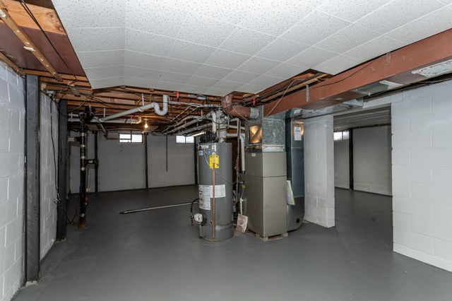 1725 Grand Avenue, West Des Moines, IA 50265