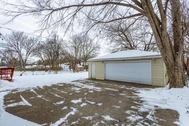 1725 Grand Avenue, West Des Moines, IA 50265