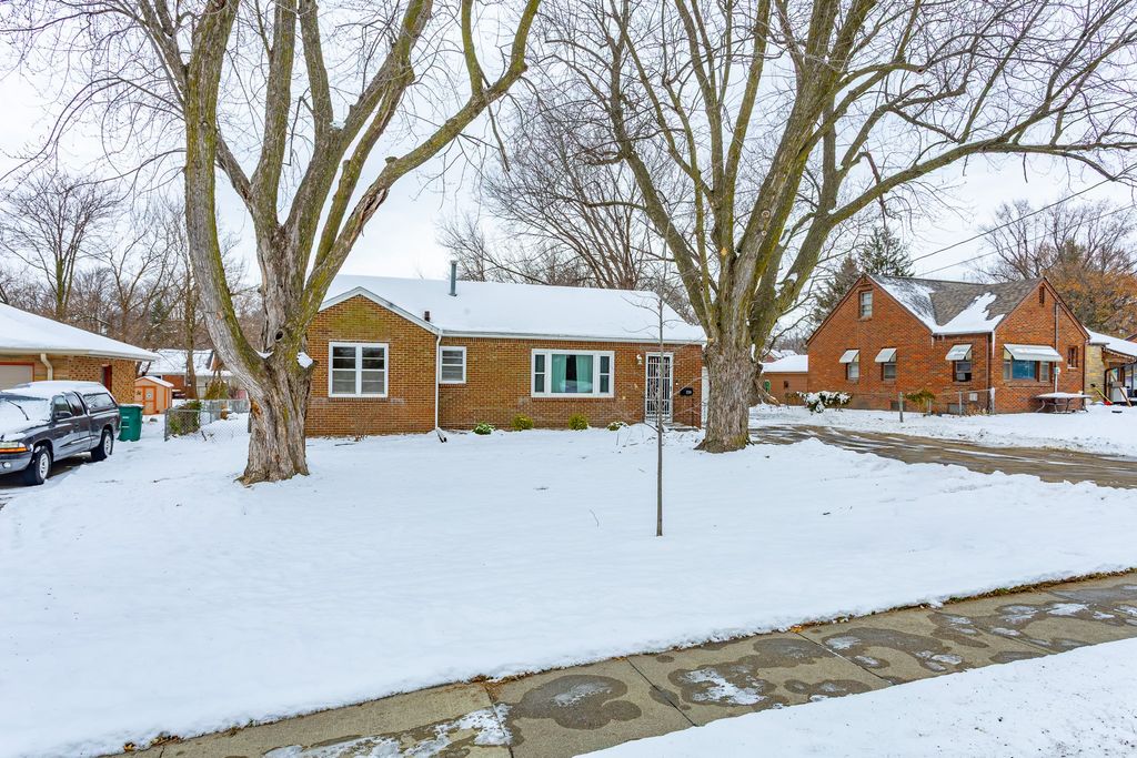 1725 Grand Avenue, West Des Moines, IA 50265