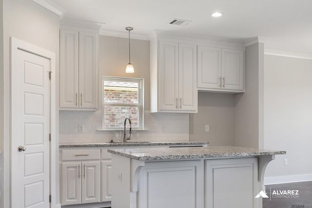 1545 FRANKEL AVE, Zachary, LA 70791