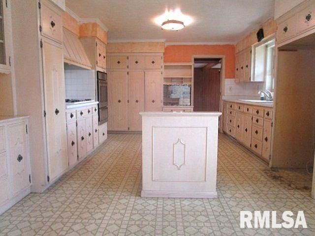 1002 CAMBRIDGE Court, Pekin, IL 61554