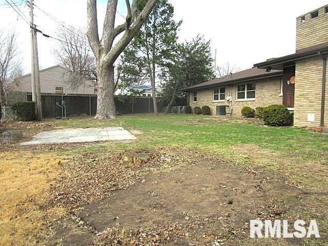 1002 CAMBRIDGE Court, Pekin, IL 61554