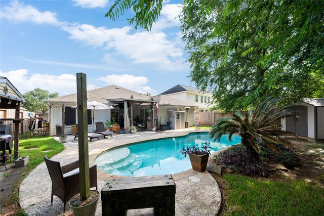 723 Far Pines Drive, Spring, TX 77373