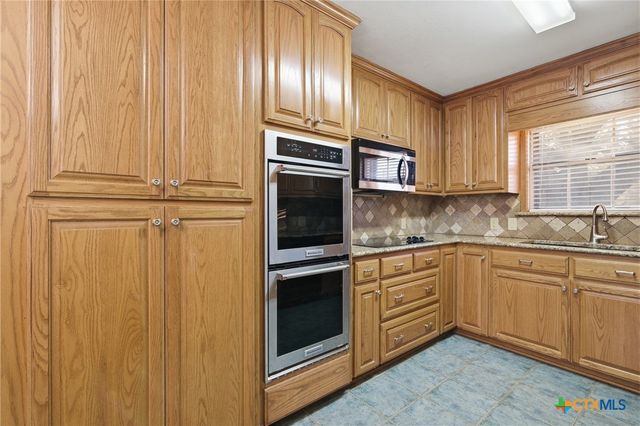 3413 Meadow Oaks Drive, Temple, TX 76502