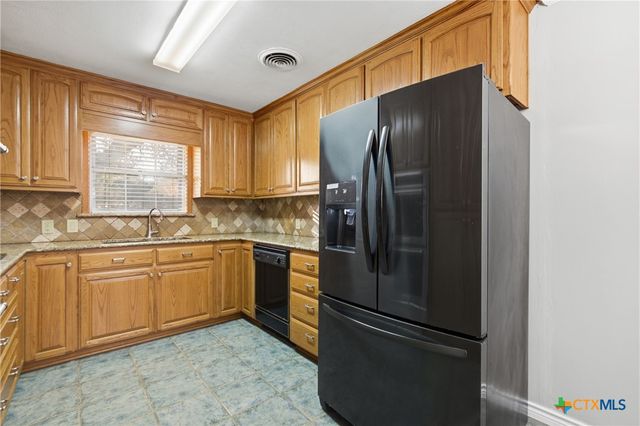 3413 Meadow Oaks Drive, Temple, TX 76502