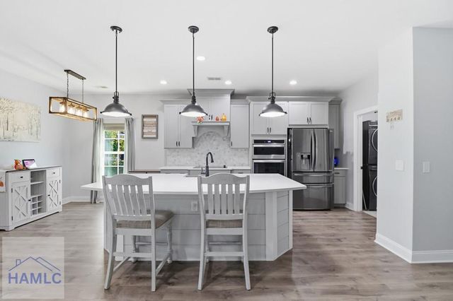 121 Crawford Lane, Richmond Hill, GA 31324