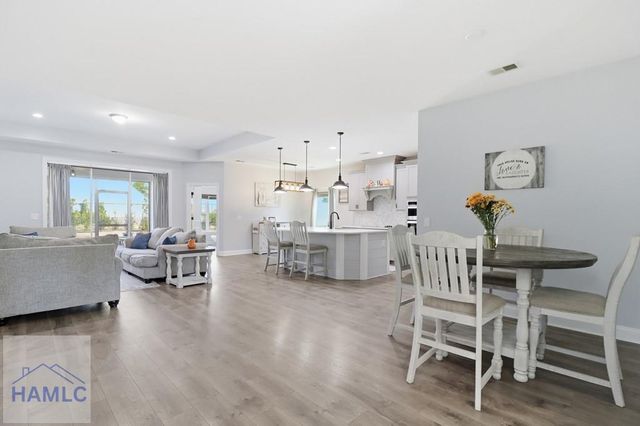 121 Crawford Lane, Richmond Hill, GA 31324