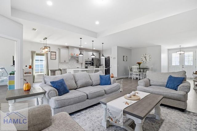 121 Crawford Lane, Richmond Hill, GA 31324