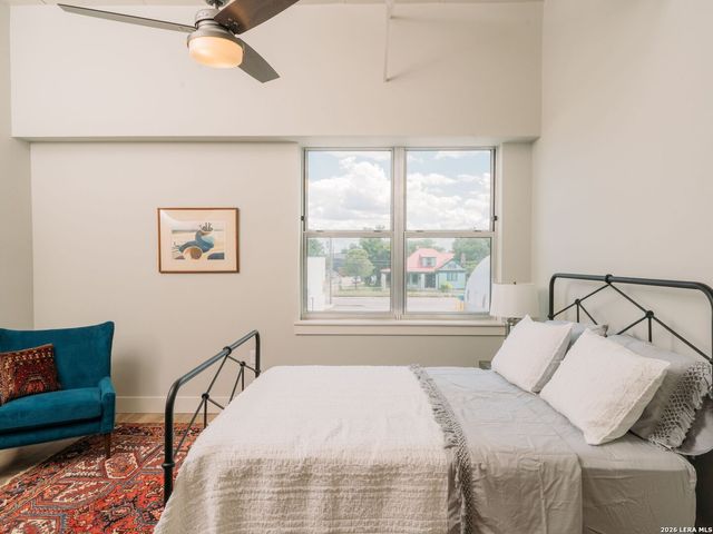 210 W Peden Aly Unit 119, San Antonio, TX 78204