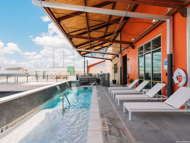 210 W Peden Aly Unit 119, San Antonio, TX 78204