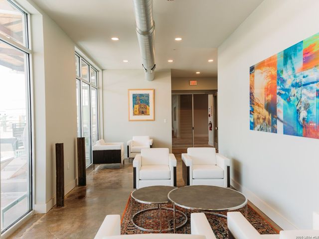 210 W Peden Aly Unit 119, San Antonio, TX 78204