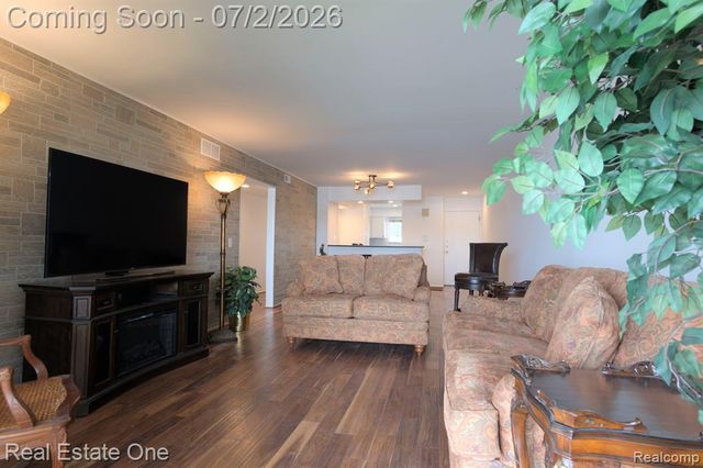1944 Klingensmith Road 41, Bloomfield Hills, MI 48302
