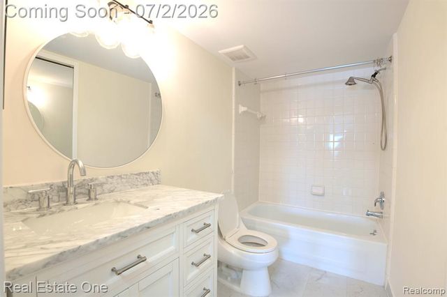 1944 Klingensmith Road 41, Bloomfield Hills, MI 48302