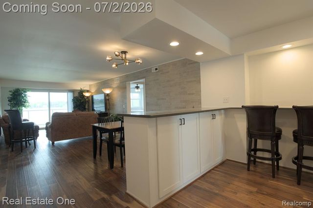1944 Klingensmith Road 41, Bloomfield Hills, MI 48302