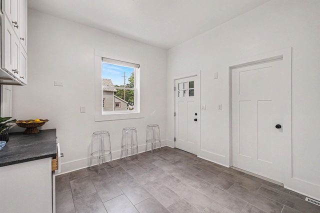 614 Fairview Avenue NE, Grand Rapids, MI 49503