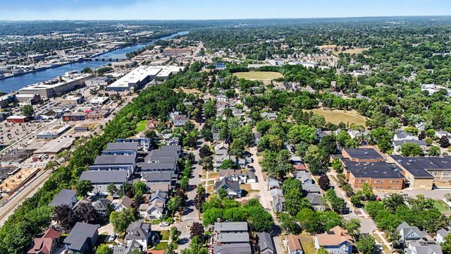 614 Fairview Avenue NE, Grand Rapids, MI 49503