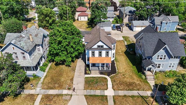 614 Fairview Avenue NE, Grand Rapids, MI 49503