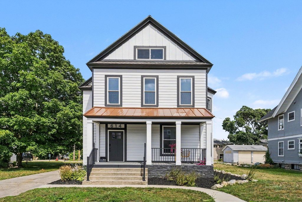 614 Fairview Avenue NE, Grand Rapids, MI 49503