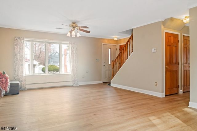 121 Pine Ave, New Milford Boro, NJ 07646