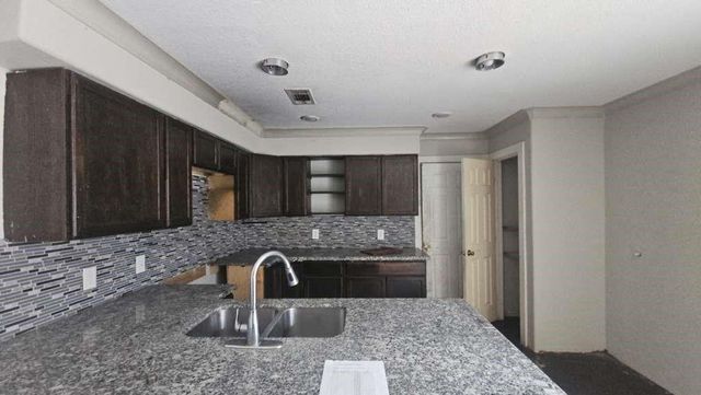 5755 Easthampton Drive C, Houston, TX 77039