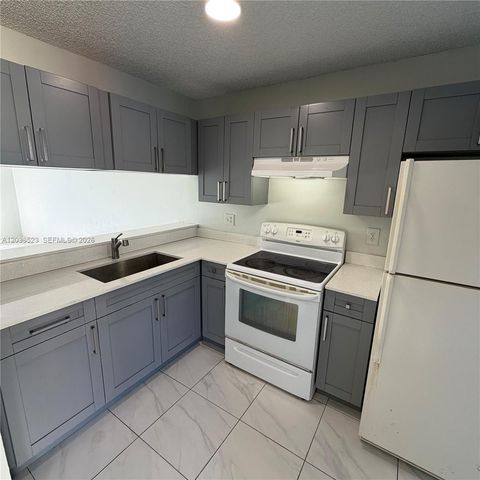 4016 Lakeside Drive 4016, Tamarac, FL 33319