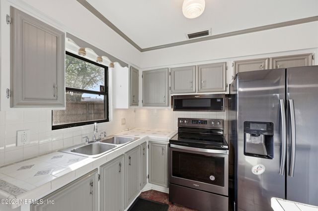 11712 SURFWOOD Avenue, Jacksonville, FL 32246