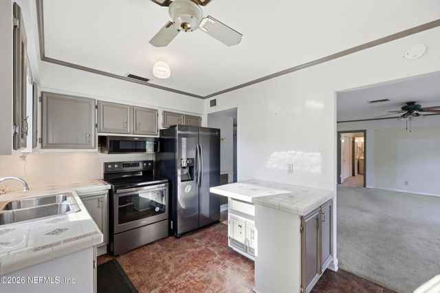 11712 SURFWOOD Avenue, Jacksonville, FL 32246