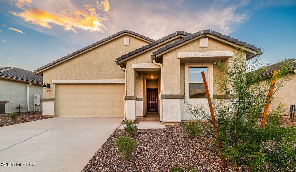 10066 N Guayacan Trail, Marana, AZ 85653