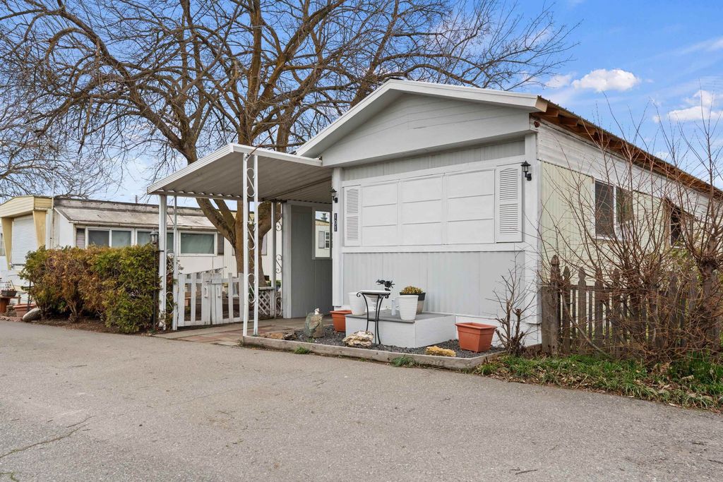 6300 E 2nd Ave, Spokane Valley, WA 99212