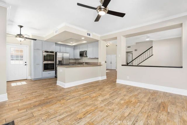 6 Aprilla, Irvine, CA 92614