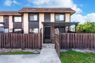 2140 Sherwood Forest Boulevard 10, West Palm Beach, FL 33415